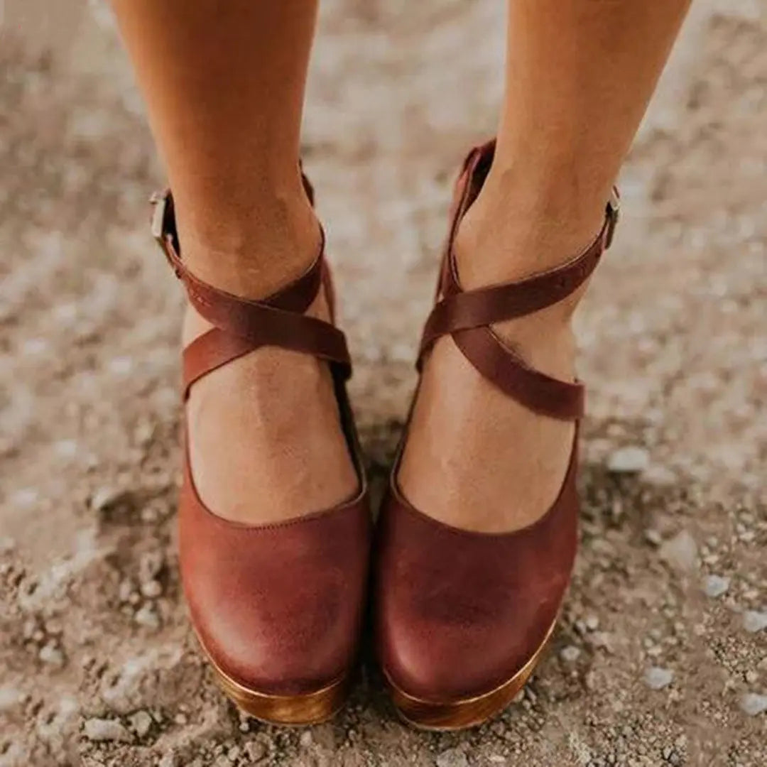 Vera | Elegant Wedge Heels with Closed Toe & Ankle Strap oaklynwear