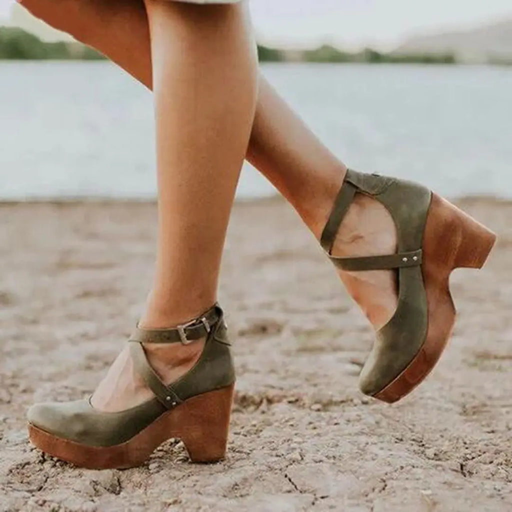 Vera | Elegant Wedge Heels with Closed Toe & Ankle Strap oaklynwear