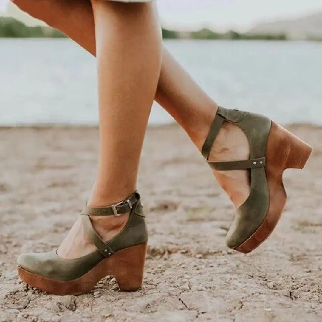 Vera | Elegant Wedge Heels with Closed Toe & Ankle Strap oaklynwear
