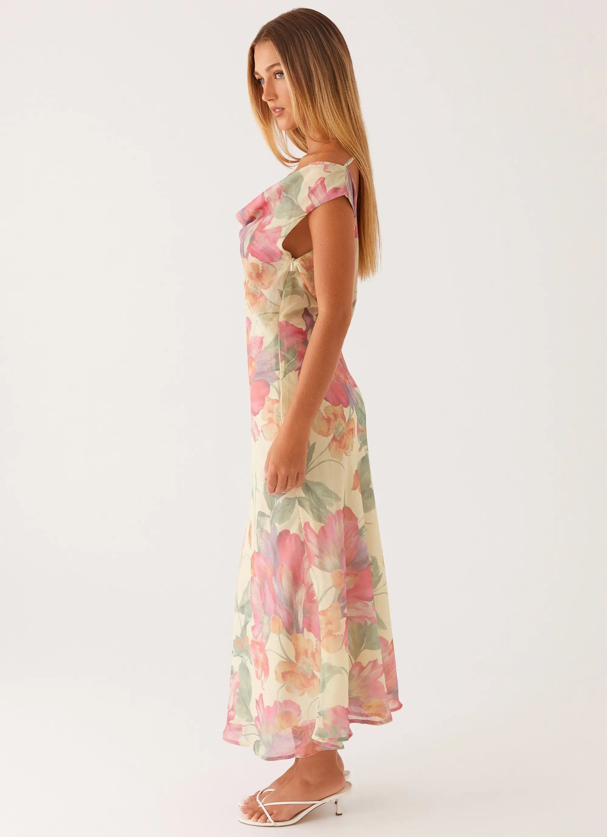 Role Model – Maxi Dress with Back Tie & Exclusive Print – Elegant... oaklynwear