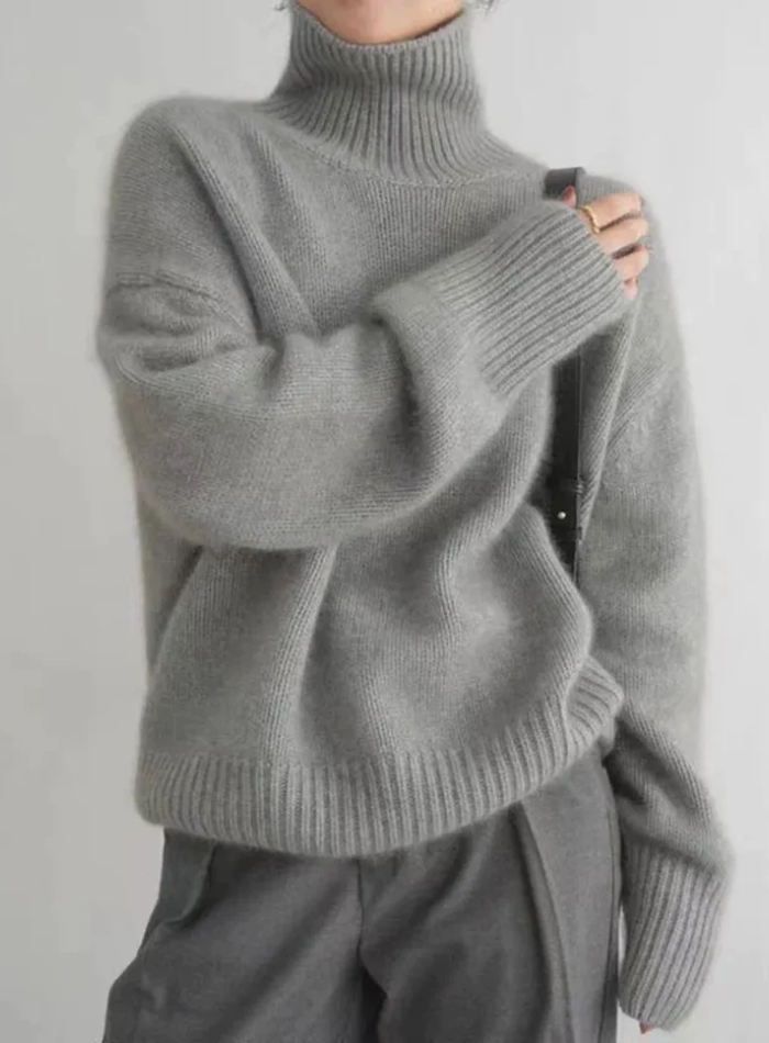 Women's oversized turtleneck sweater in soft fuzzy knit with ribbed cuffs - view 5