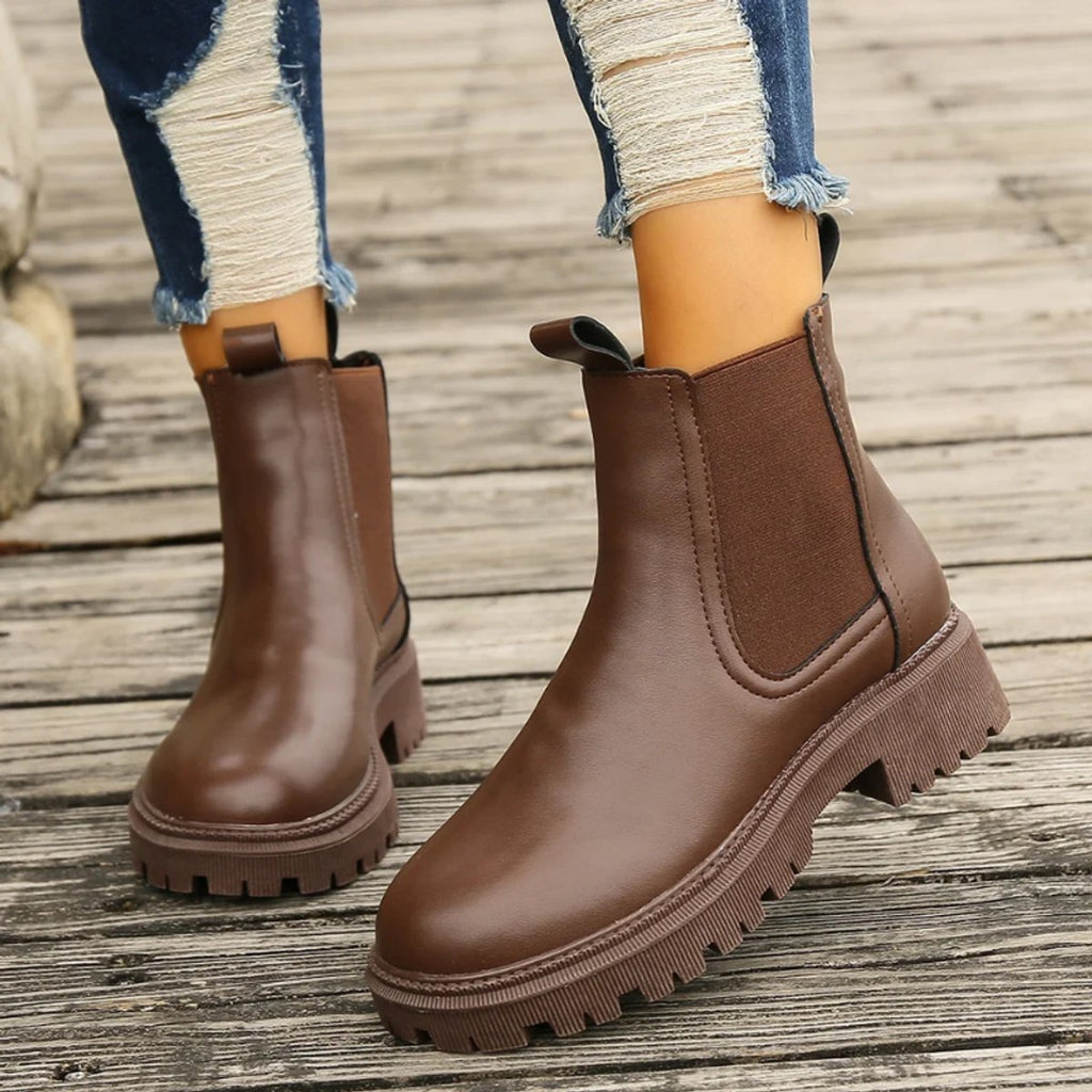Women's platform Chelsea ankle boots with elastic side panels and chunky lug sole - view 12