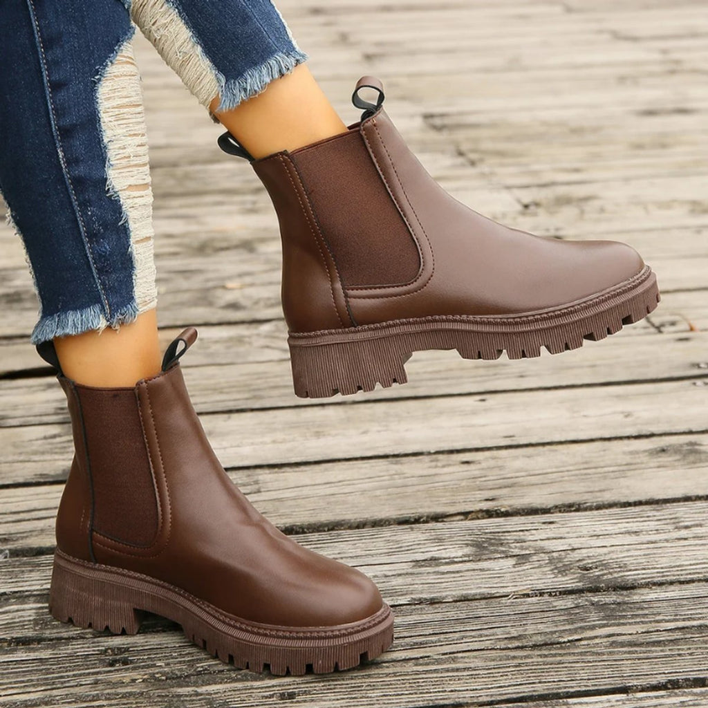 Women's platform Chelsea ankle boots with elastic side panels and chunky lug sole - view 13
