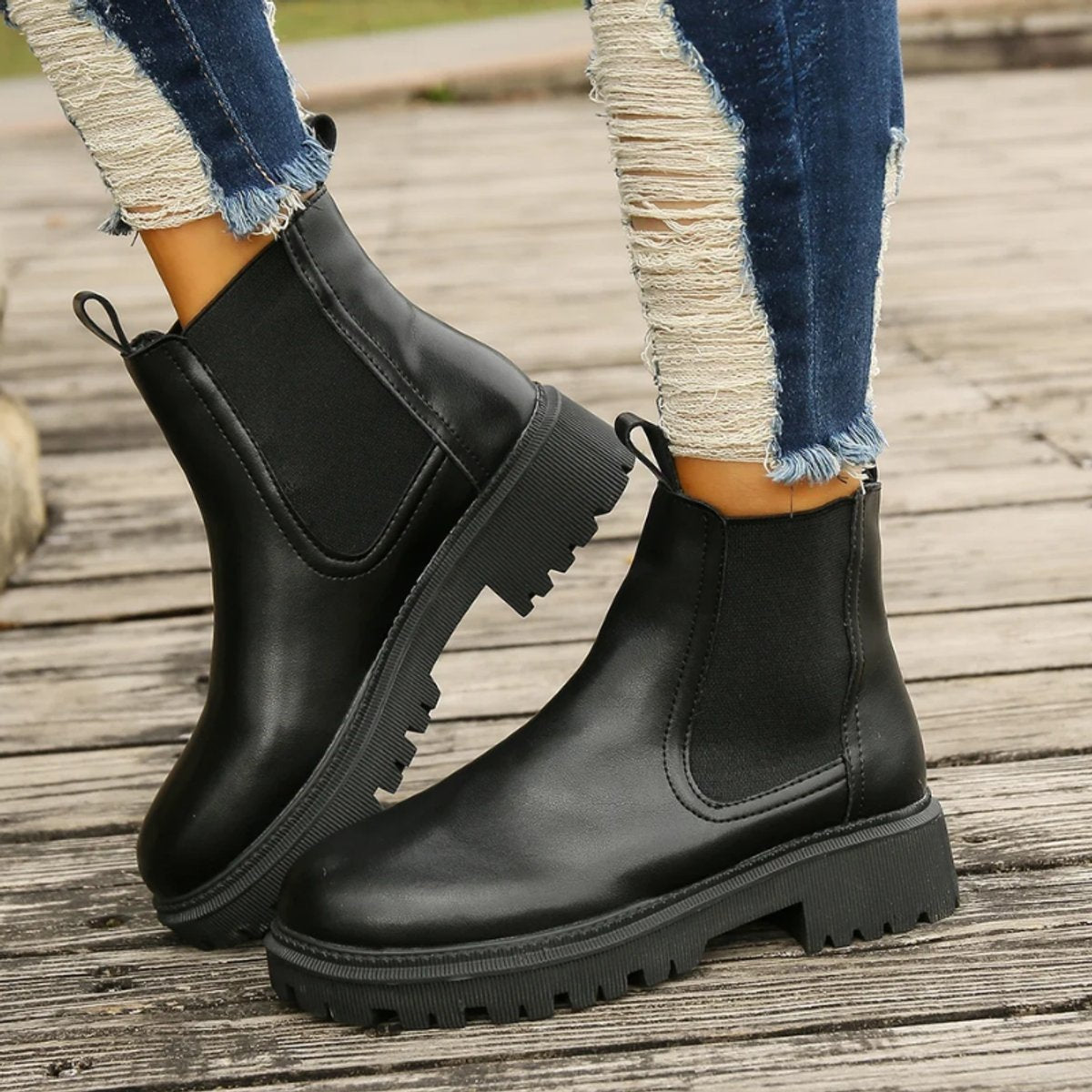 Women's platform Chelsea ankle boots with elastic side panels and chunky lug sole - view 7