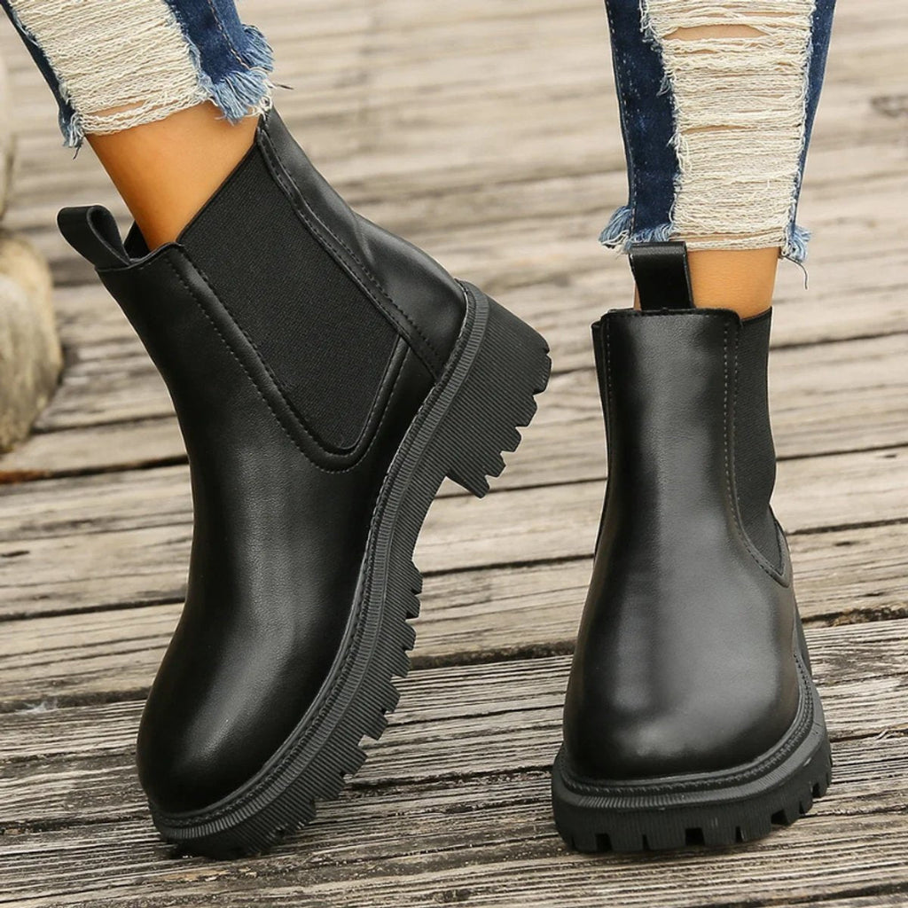 Women's platform Chelsea ankle boots with elastic side panels and chunky lug sole - view 9
